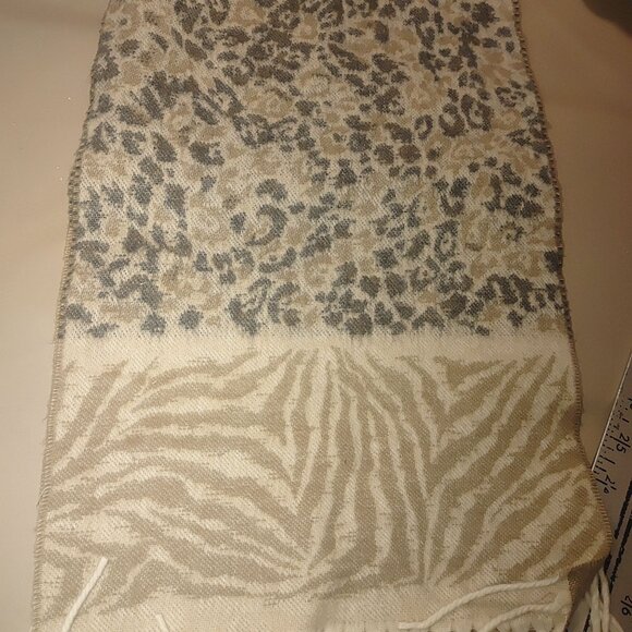 V Fraas Beige Animal Print Scarf Germany Cashmink Fringe 52 by 11 Knit Hat Bonus - Picture 5 of 10